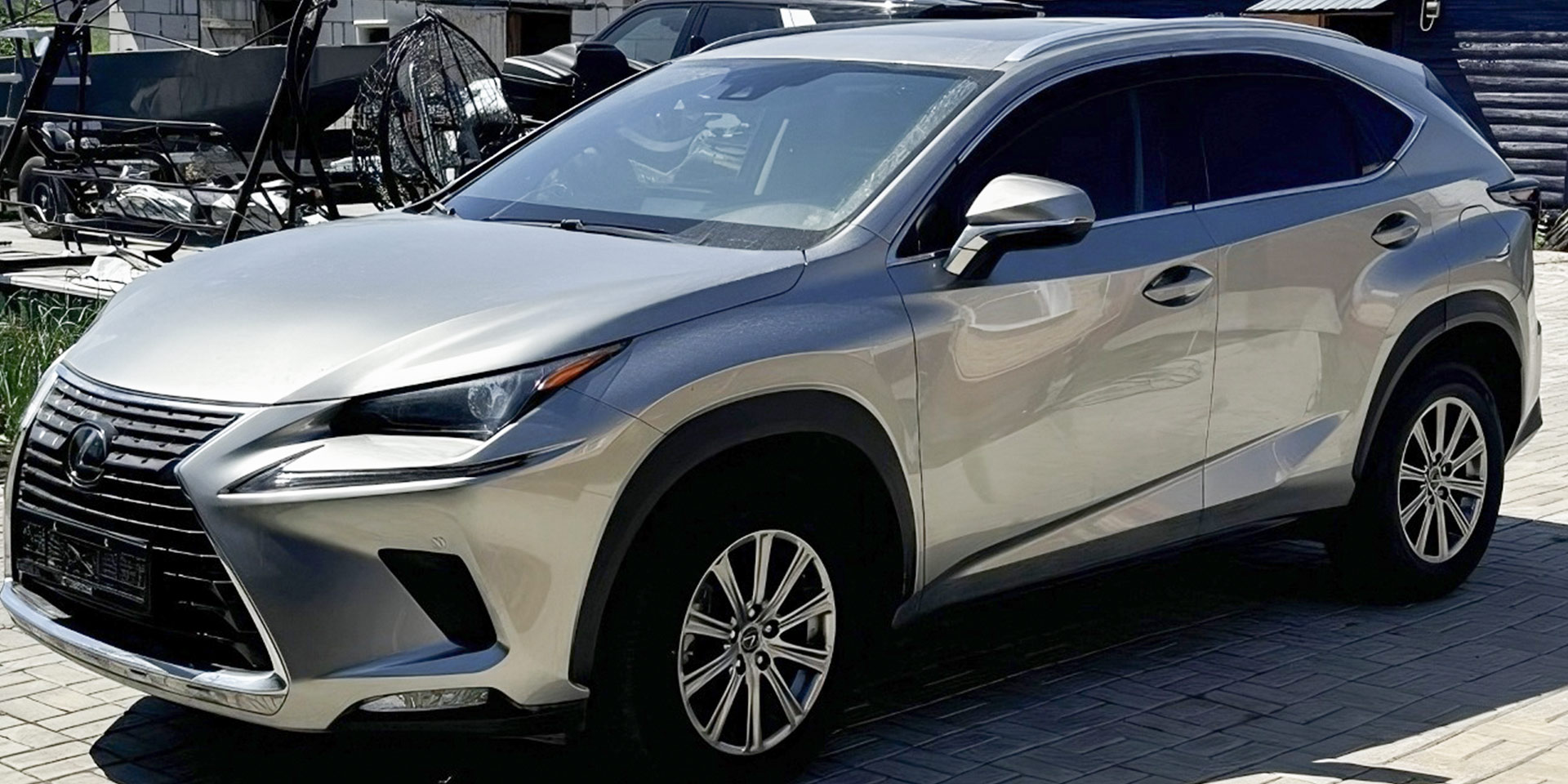 Lexus 200